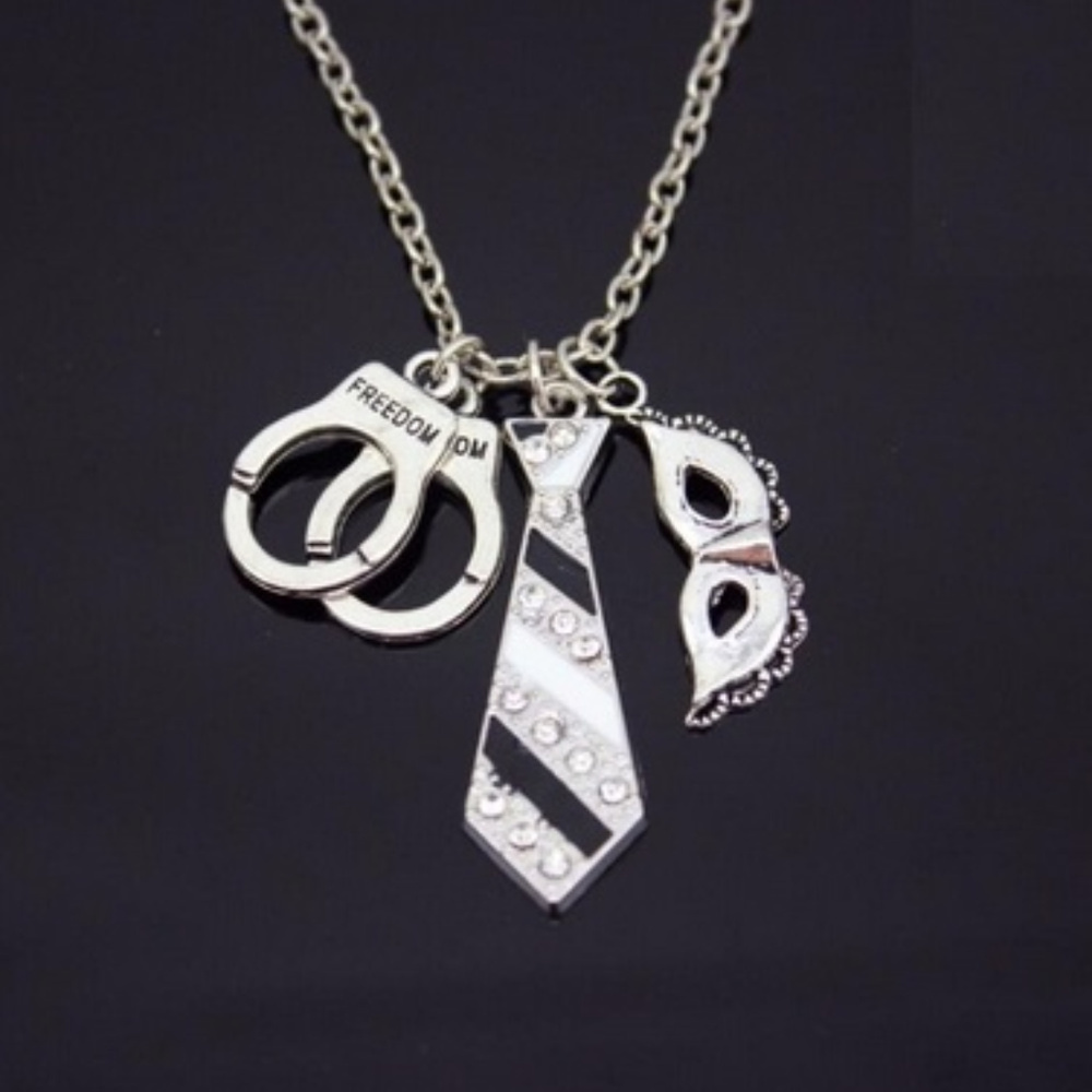 🎅🏻 Handcuff and Mask Necklace